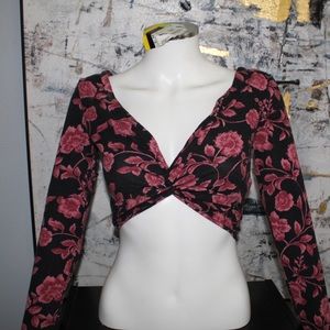 flower crop top (◕ ﺮ ◕✿)